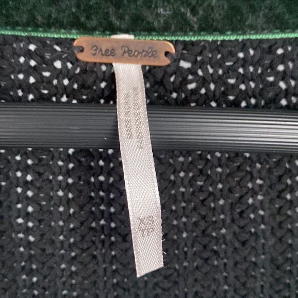 Free People Damsel Cable Knit Pullover Black Sweater Bell Sleeves Oversized XS - Picture 3 of 11